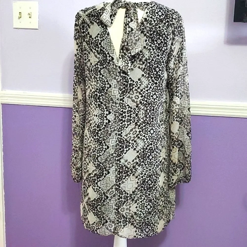 BCBGeneration Black Boho Long Sleeve Back Opening & Bow Shift Mini Dress S